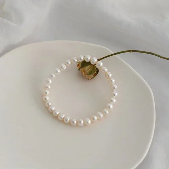 Genuine White Pearl Stretch Bracelet - Picture 4 of 13
